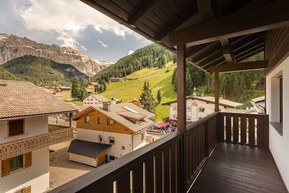 Antares Classic Quadruple Room 6