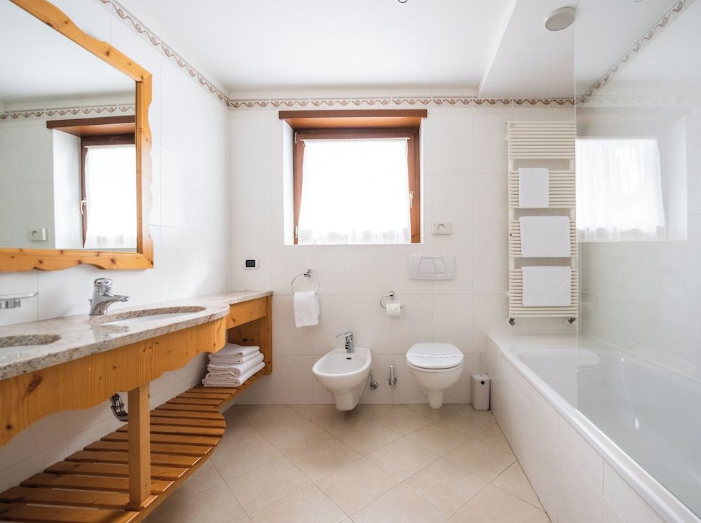 Antares Classic Quadruple Room 8