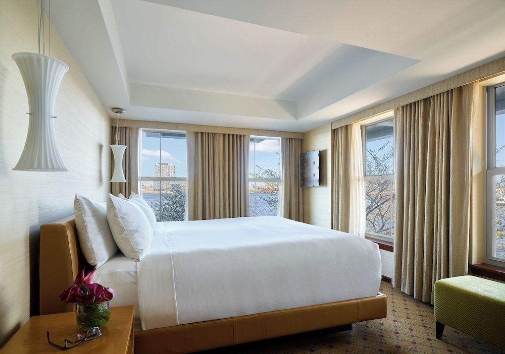 Suite, 1 King Bed, Harbor View