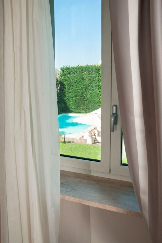 Villa Maria Cristina Standard Double Room 4