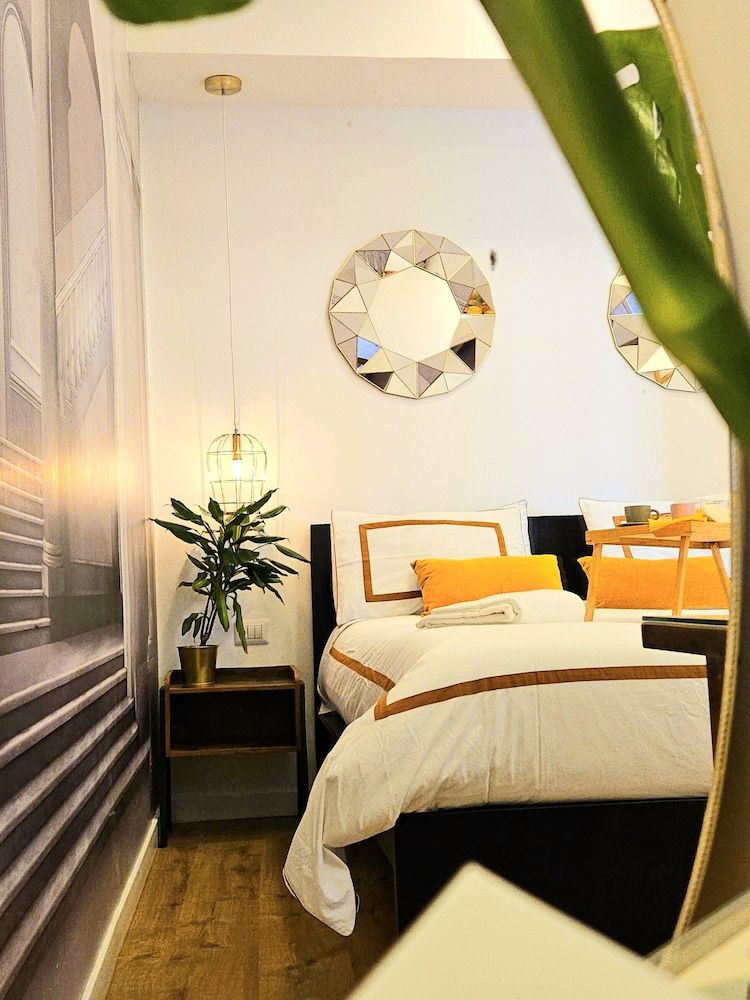 Daily Napoli Deluxe Quadruple Room 2