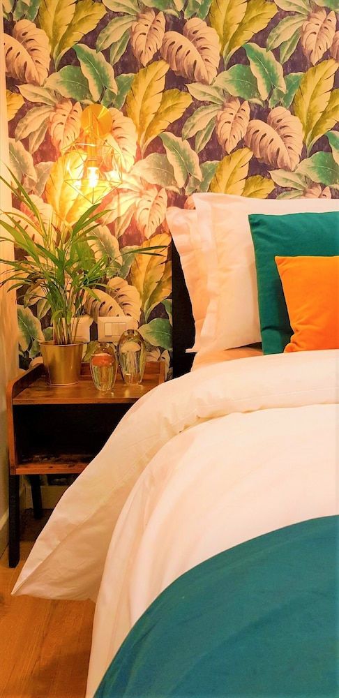 Daily Napoli Deluxe Quadruple Room 6