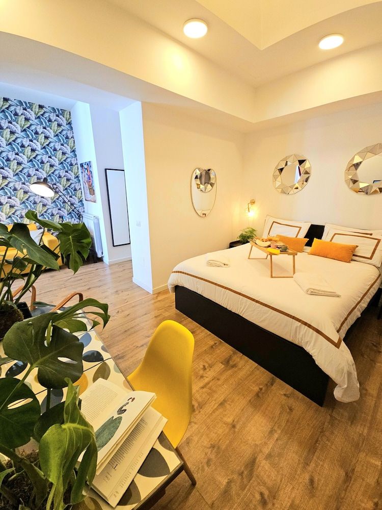 Daily Napoli Deluxe Quadruple Room 3