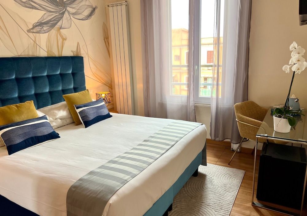 Bon Ton Design Rooms by DOT Suites Standard Double Room, 1 Double Bed 2