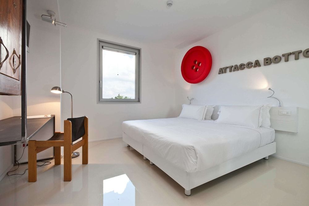 Aiden by Best Western JHD Dunant Hotel Superior Room, 1 King Bed, Non Smoking 6