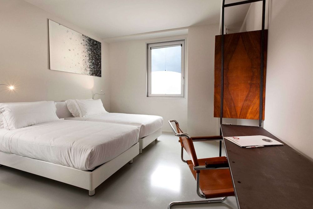 Aiden by Best Western JHD Dunant Hotel Standard Room, 2 Twin Beds, Non Smoking 5