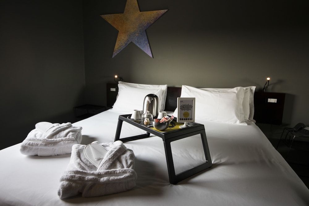 Aiden by Best Western JHD Dunant Hotel Superior Room, 1 King Bed, Non Smoking 4