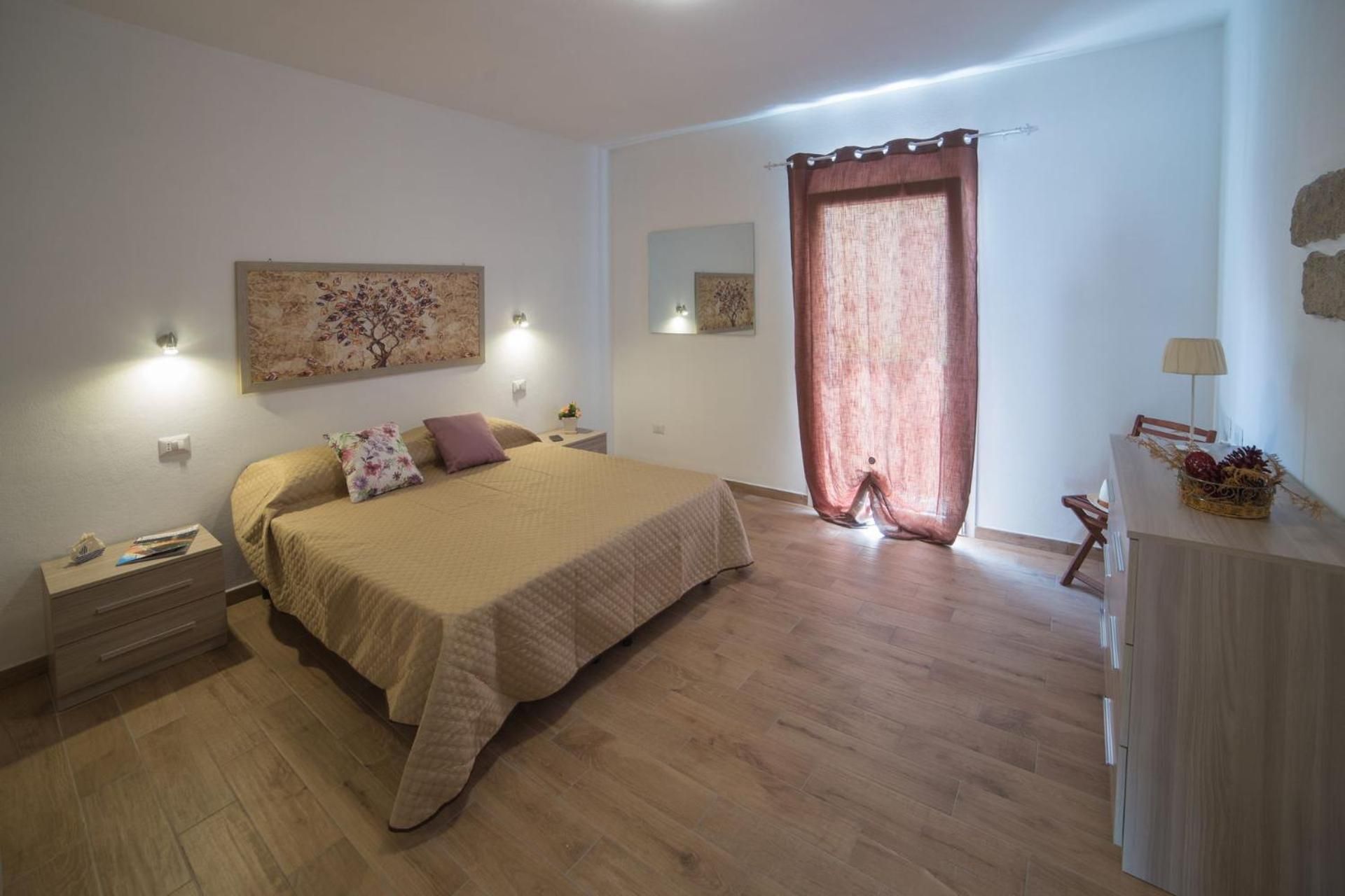 One-Bedroom Apartment (5 Adults)