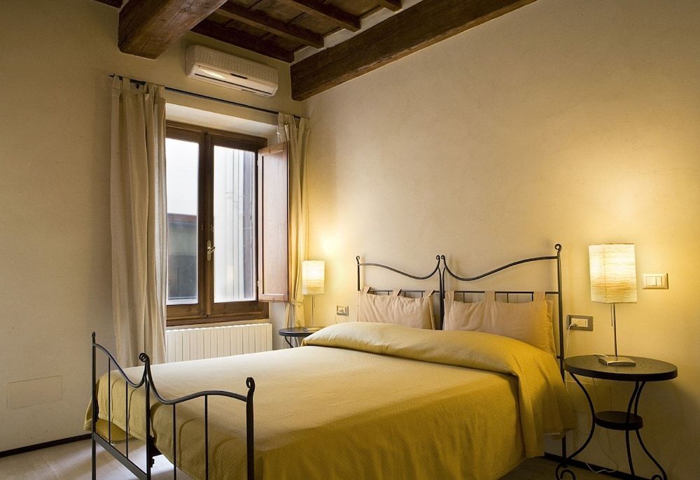 Luxury Apartment, 1 Bedroom (Corte, Via dei Calzaiuoli 2)