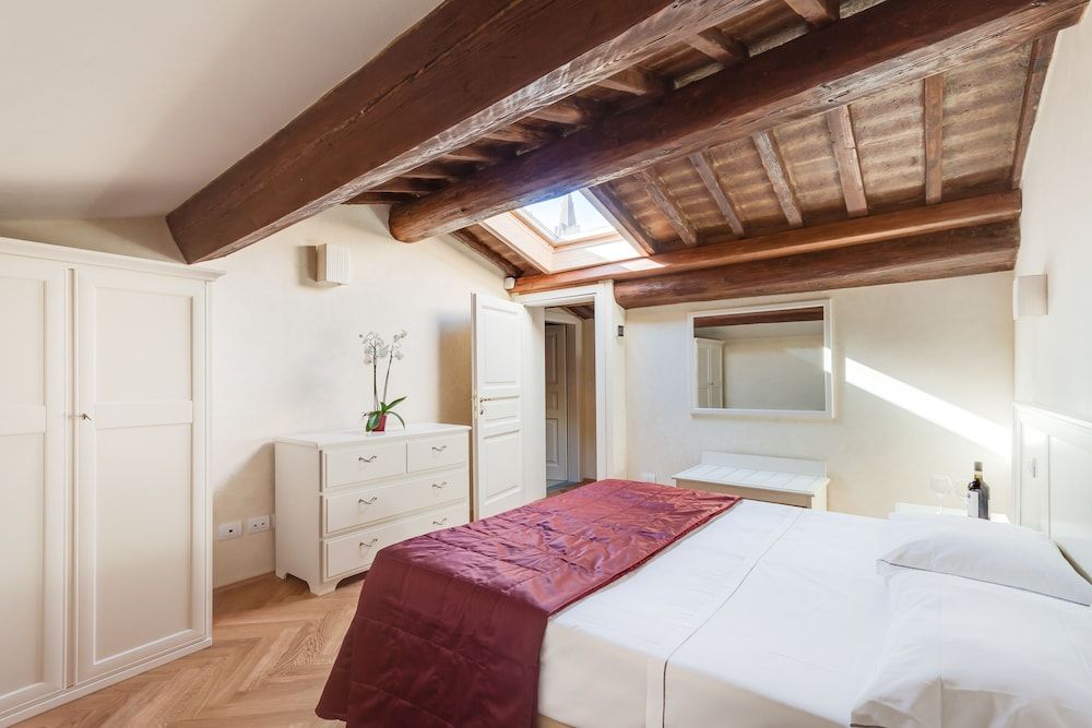 Duplex, 3 Bedrooms (9/A , Borgo Albizi 29 - Lift)