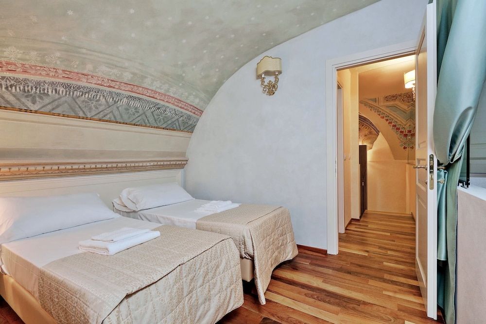 Family Apartment, 3 Bedrooms (9/B, Borgo Albizi 29)