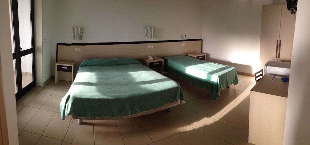 Basic Triple Room, Non Smoking, Ensuite