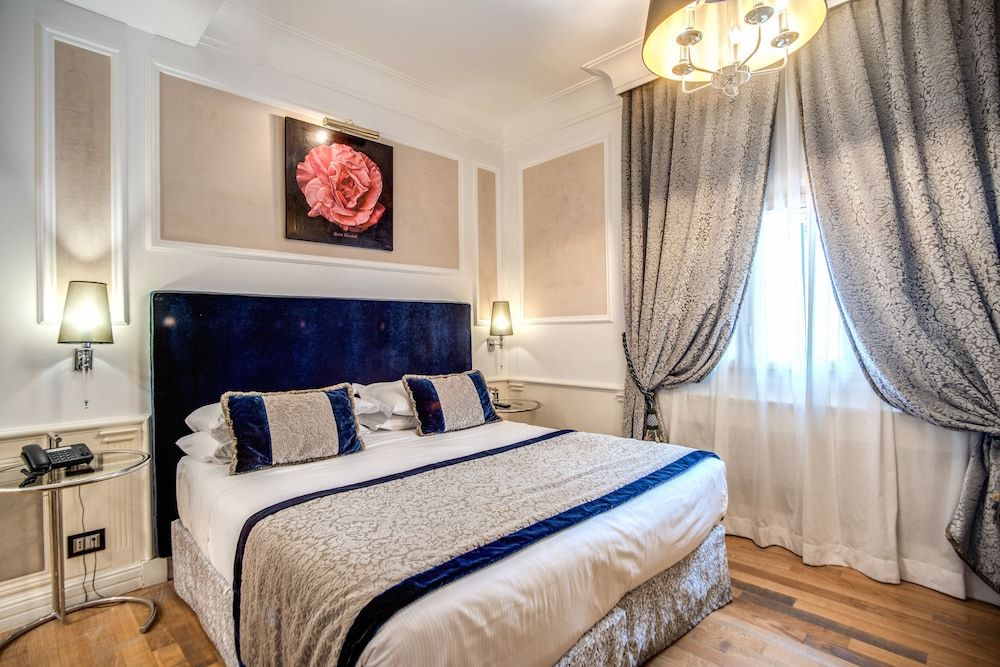 Hotel Britannia Deluxe Double or Twin Room 6