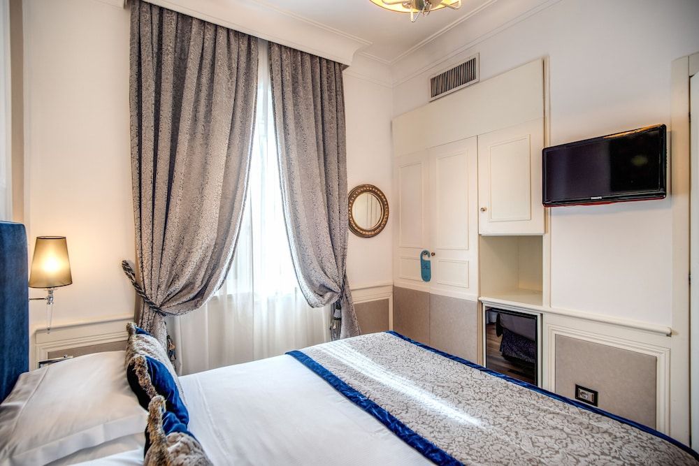 Hotel Britannia Basic Double Room 4