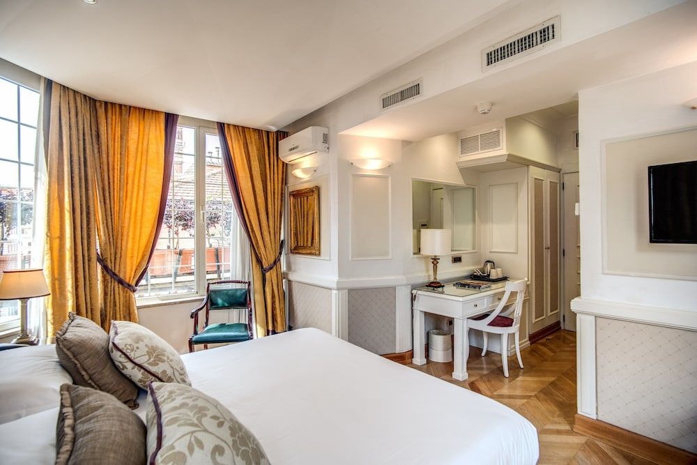 Hotel Britannia Deluxe Double or Twin Room 4