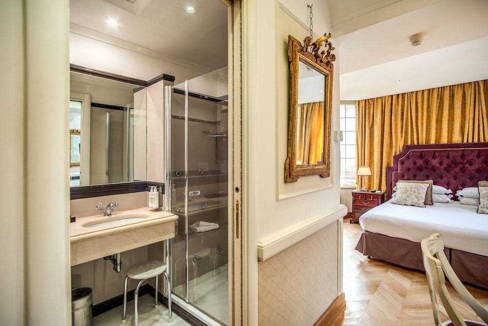 Hotel Britannia Deluxe Double or Twin Room 2
