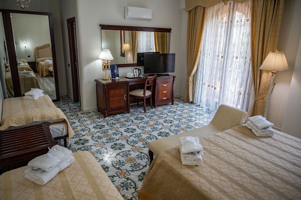 Villa Le Zagare Relais & SPA Quadruple Room 2