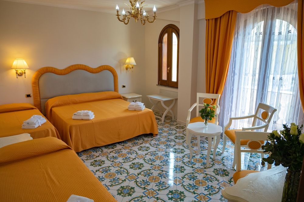 Villa Le Zagare Relais & SPA Quadruple Room 3