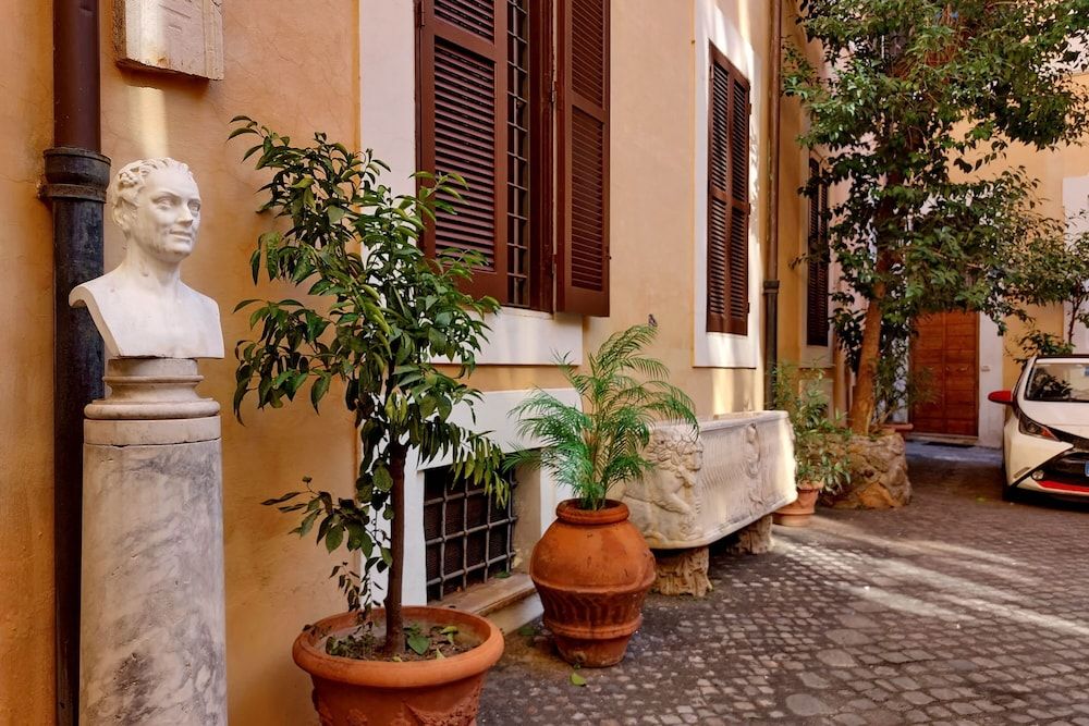 undefined Trevi Rome Suite 7