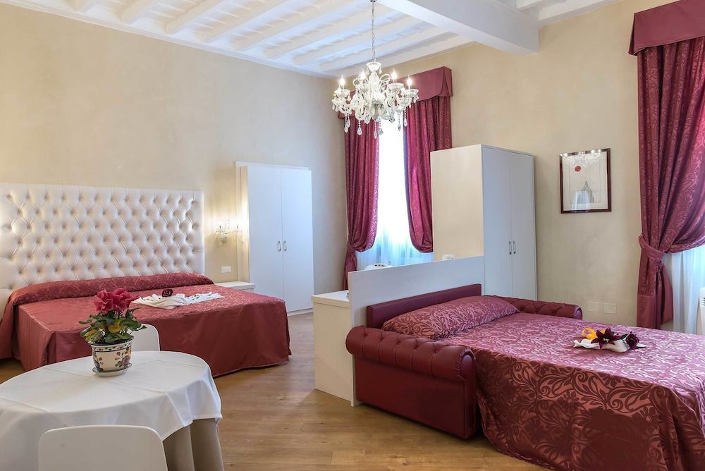 Trevi Rome Suite Deluxe Double Room 3
