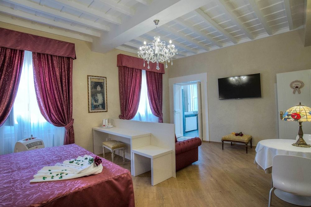 Trevi Rome Suite Deluxe Double Room 7