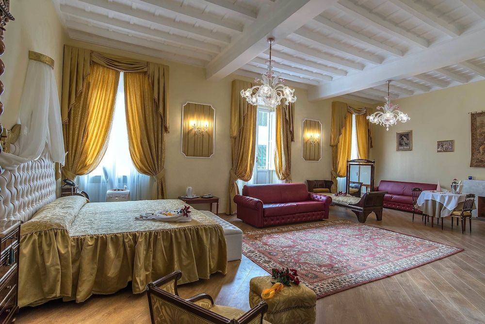 undefined Trevi Rome Suite 3