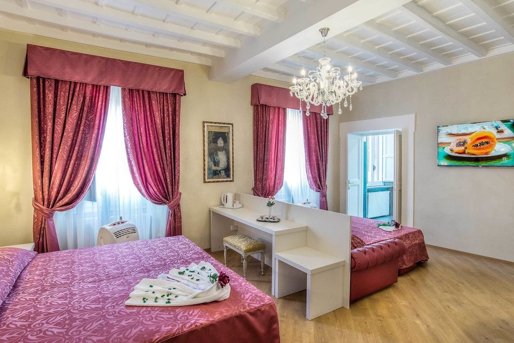 Trevi Rome Suite Deluxe Double Room 2