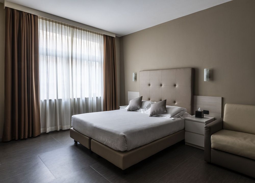 Duomo Hotel & Apartments Classic Room 2
