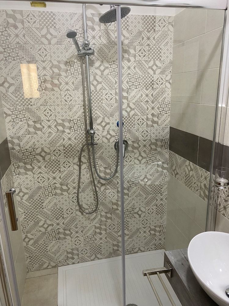 Hotel Poker Double or Twin Room, City View 10