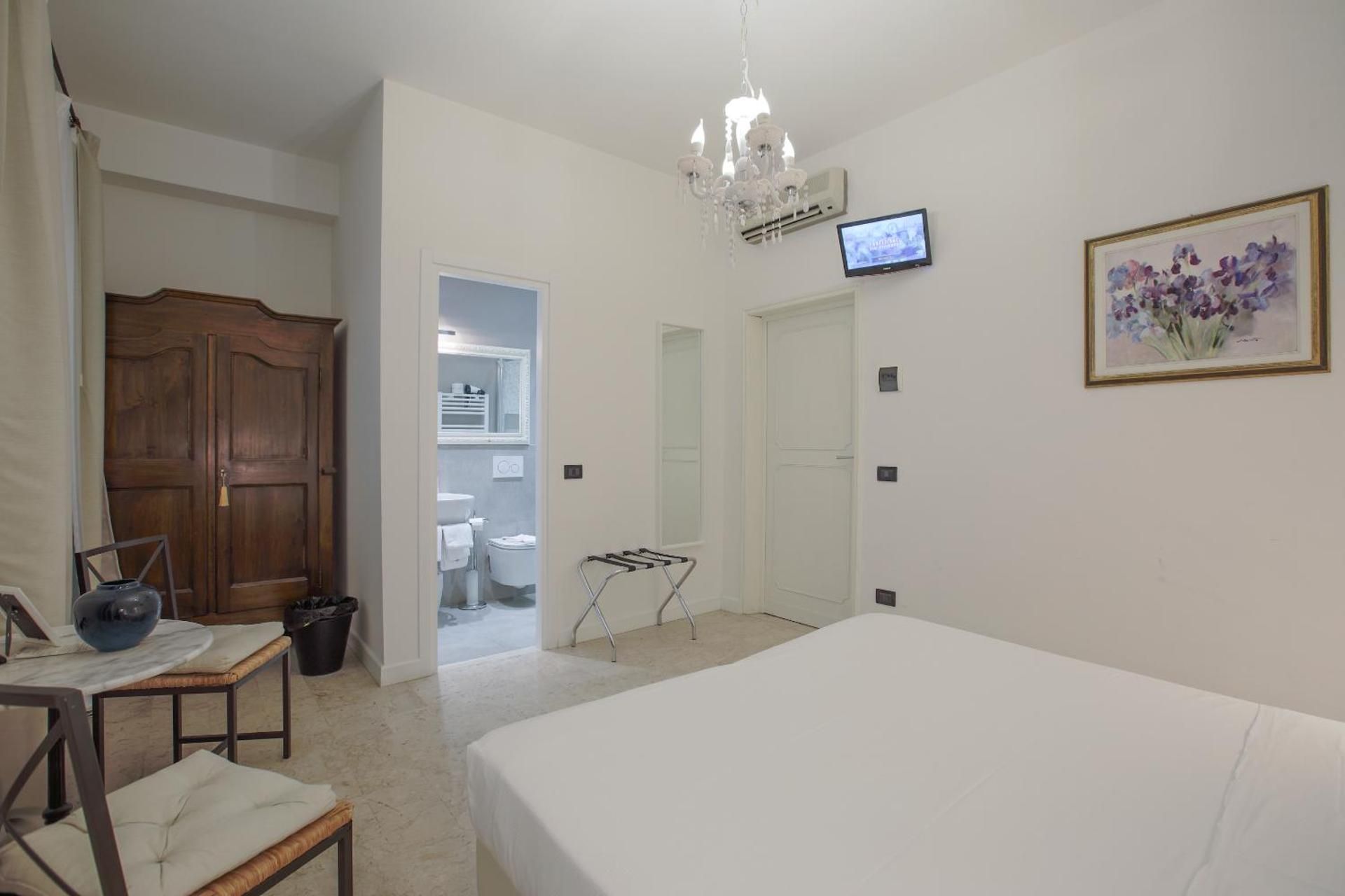 Badia Fiorentina Superior Double Room 3