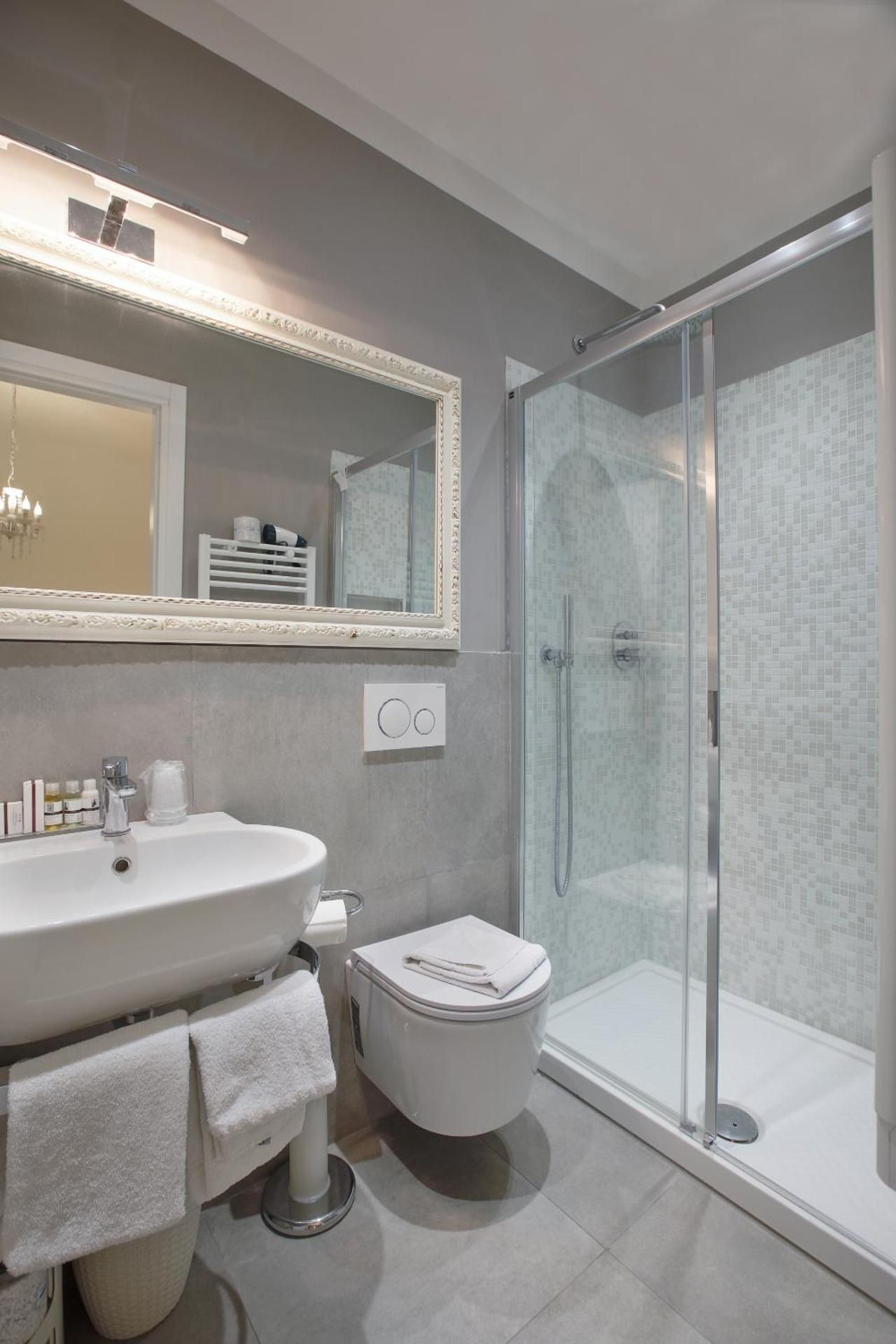 Badia Fiorentina Superior Double Room 2