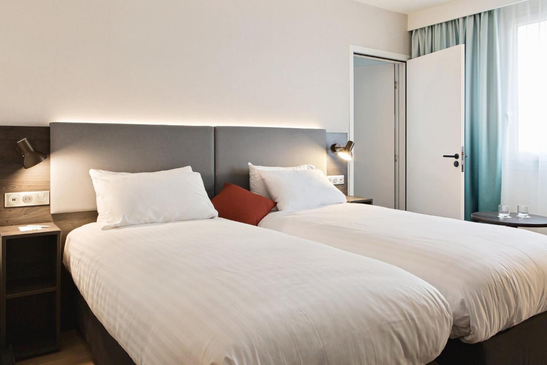 Twin Room with Sofa Bed - Non-Smoking