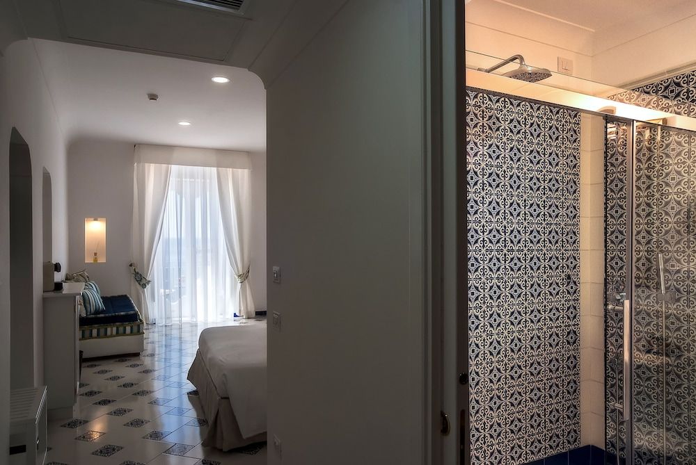 Hotel Montemare Deluxe Double Room, Sea View 18