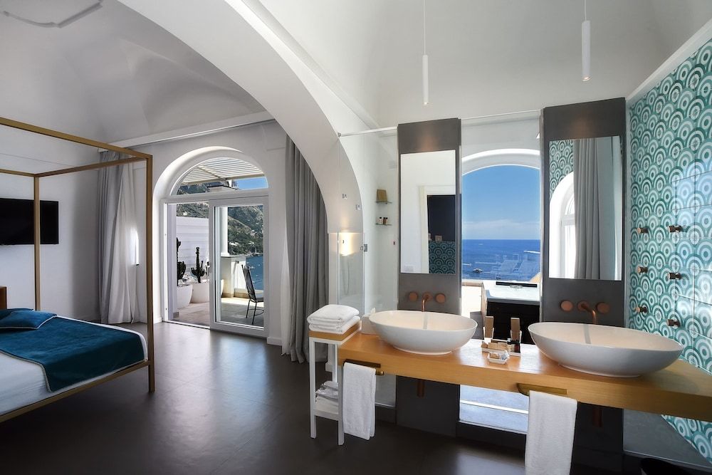Hotel Montemare Executive Suite (Outdoor Bathtub) 7