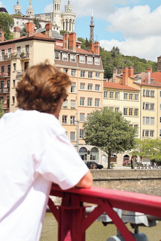 undefined Le Phenix Hotel 9