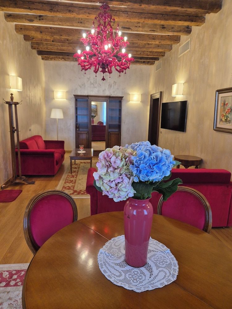 undefined Alla Vite Dorata 3