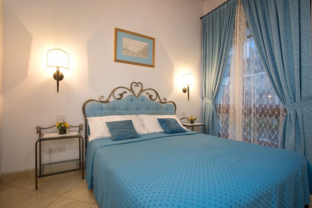 undefined Alla Vite Dorata 9