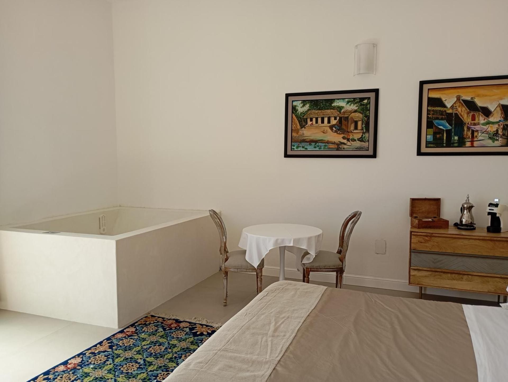 Suite with Whirlpool