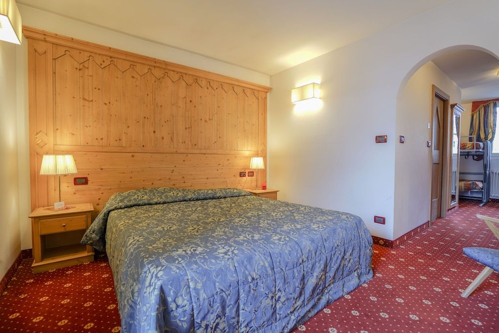 GH Hotel Monzoni Classic Triple Room 2