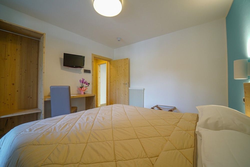 GH Hotel Monzoni Standard Double Room, 1 Bedroom 2