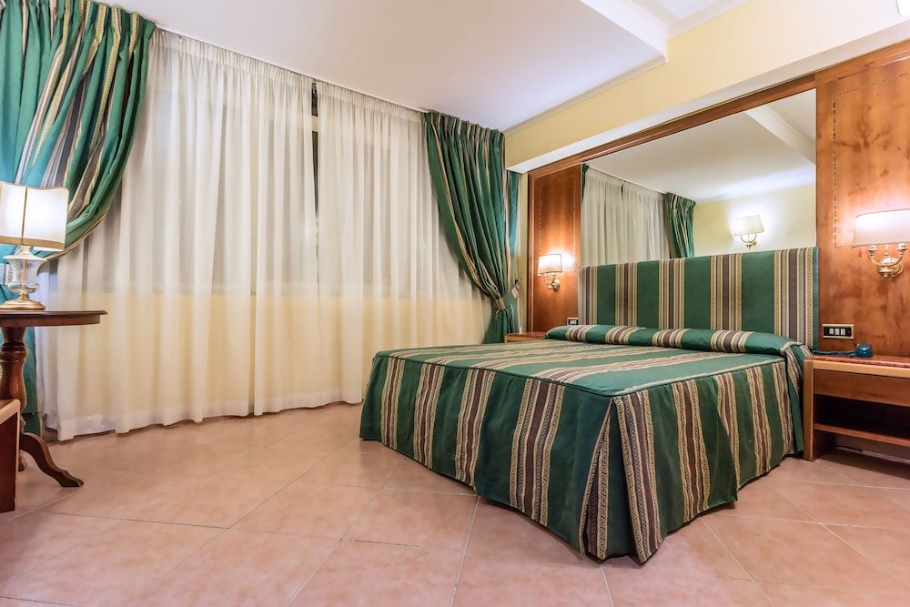 Raeli Hotel Archimede Standard Room 2