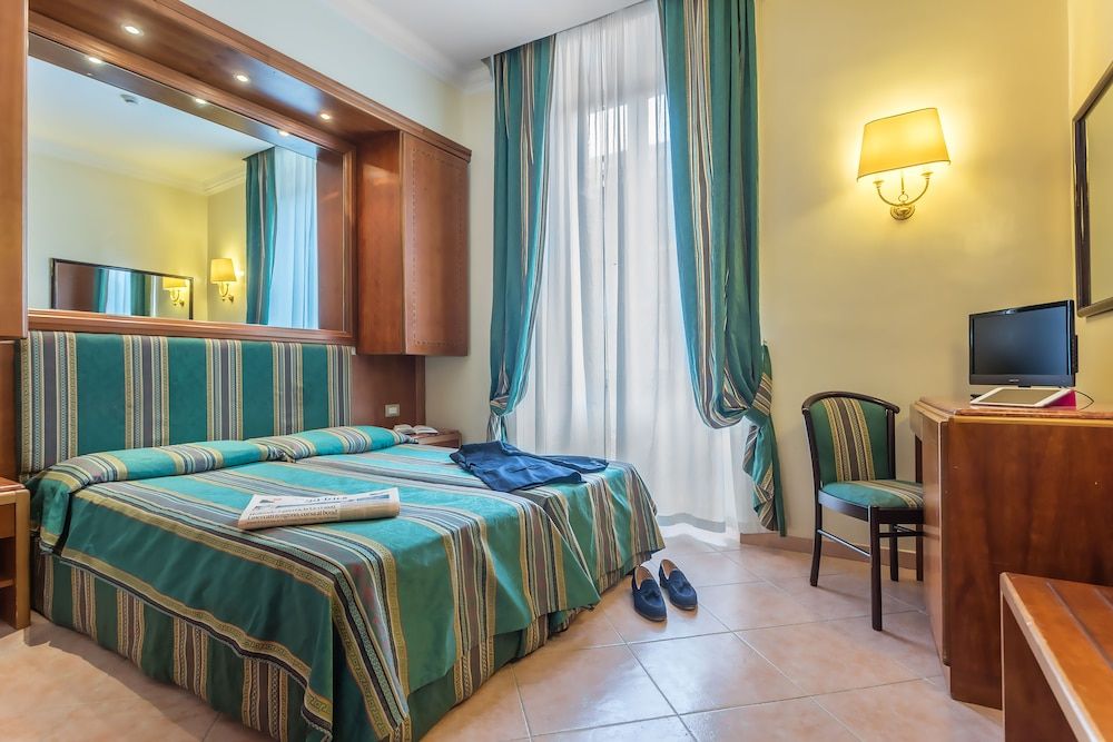 Raeli Hotel Archimede Standard Room 3
