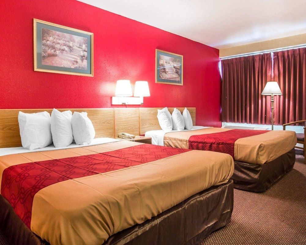 undefined Econo Lodge Atlanta College Park 2