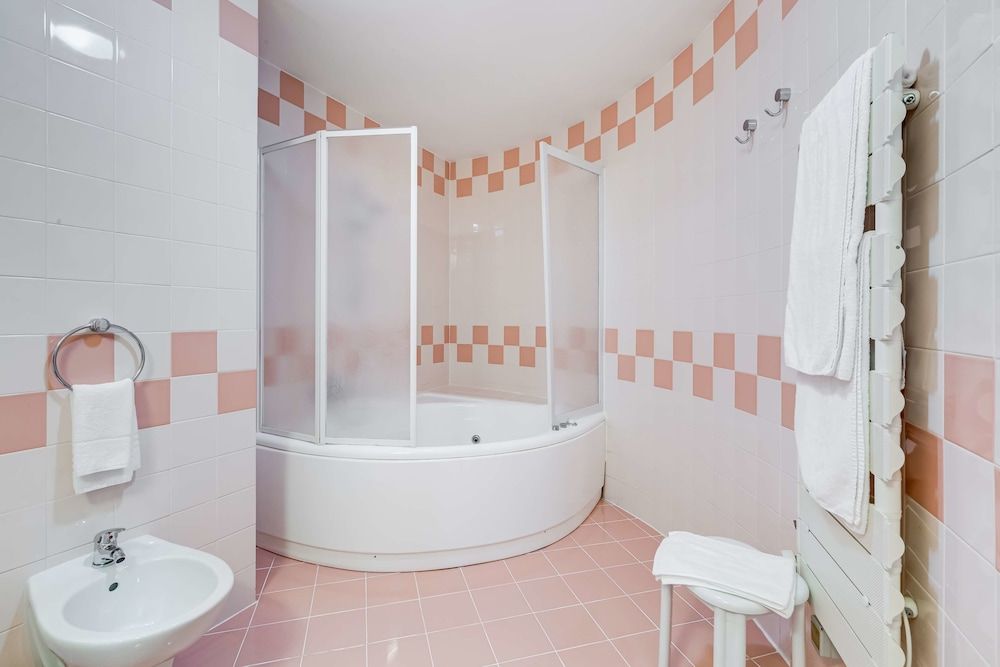 Best Western Hotel Imperiale Family Room, 1 Queen Bed (with Sofabed) 18