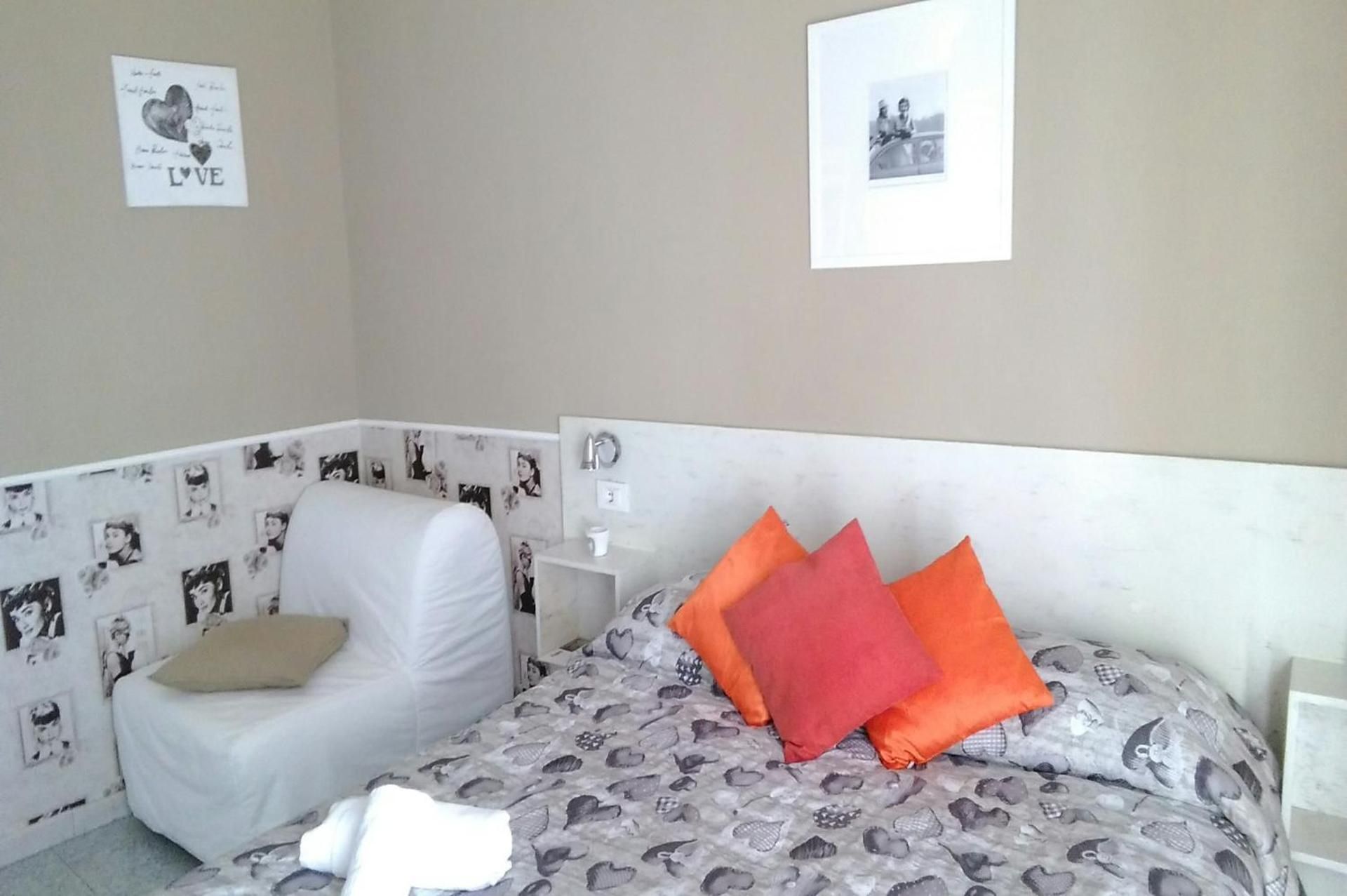 B&B Sweet Home Triple Room with Balcony 2