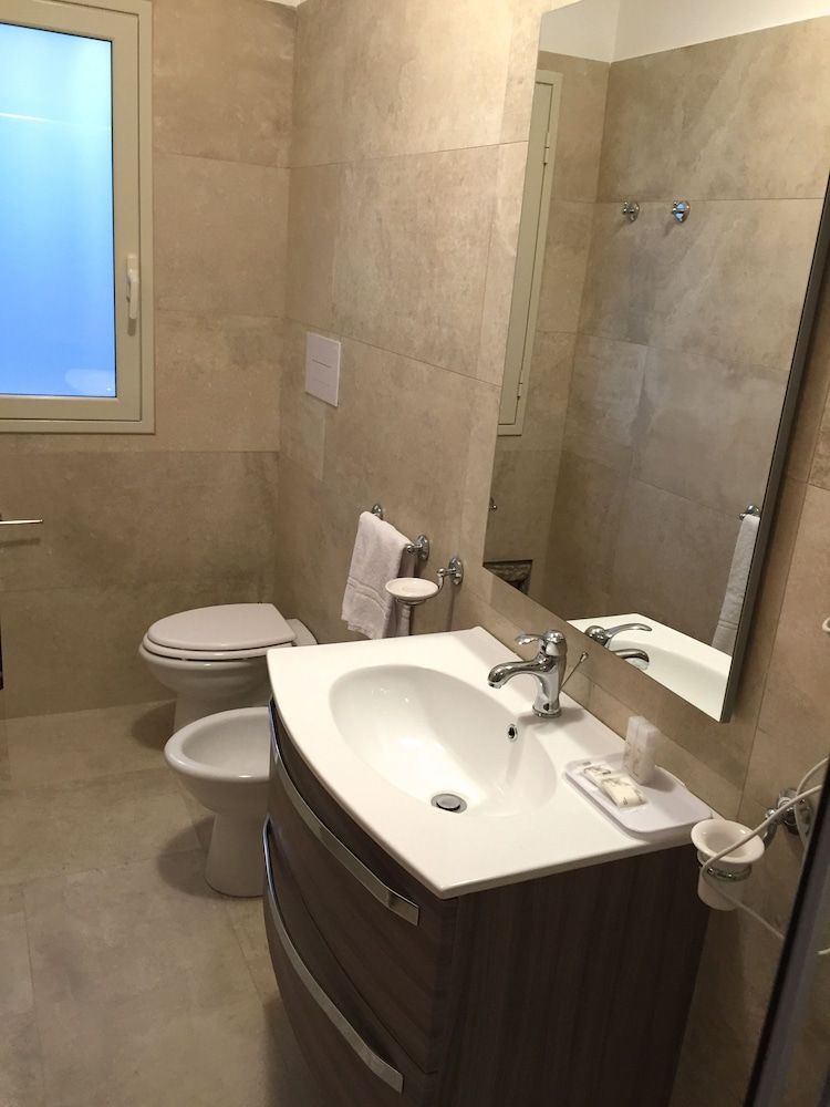 Hotel Riviera Palace Triple Room 8