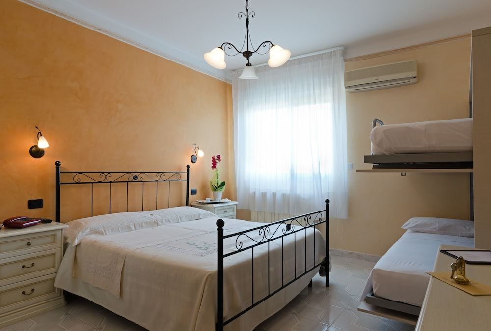 Deluxe Quadruple Room