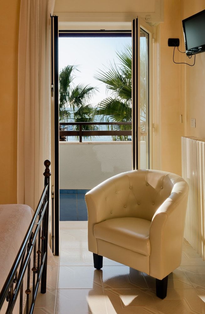 Hotel Mediterraneo Deluxe Double Room, Balcony, Sea View 4