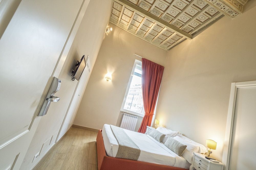 Little Queen Suite Classic Double Room 15