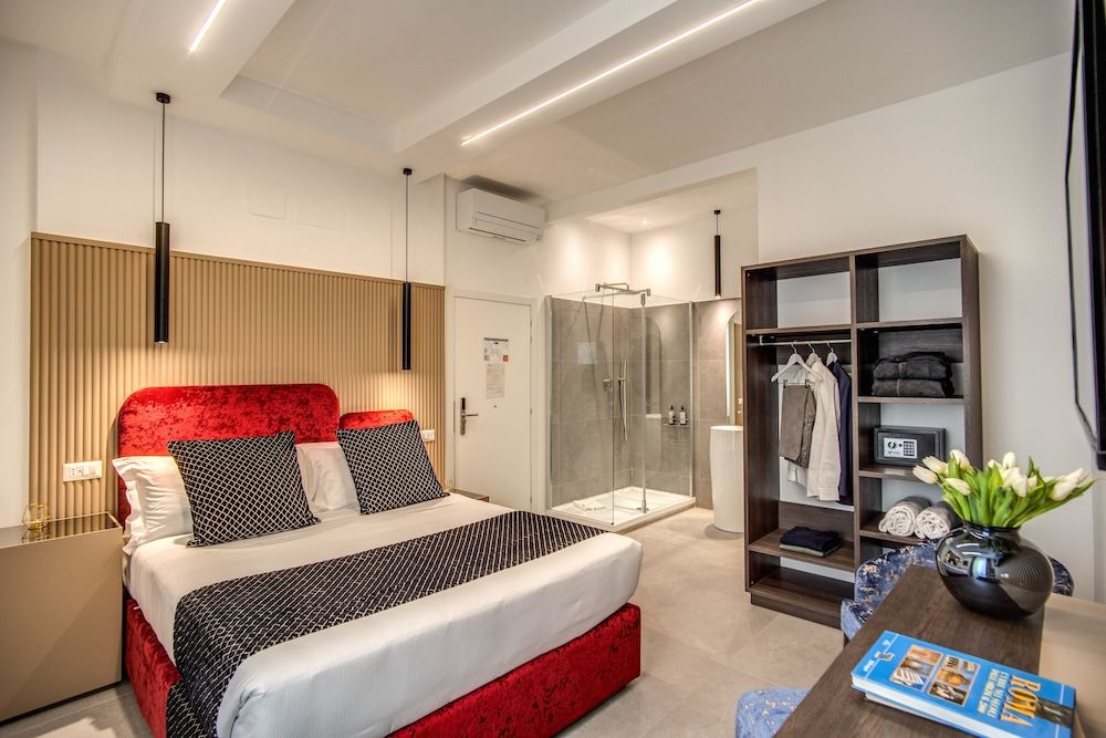 undefined Little Queen Suite 9